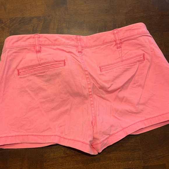 Express Shorts - Picture 3 of 3
